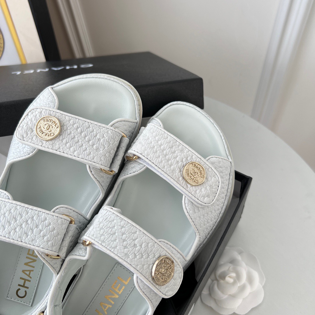 GIÀY CHANEL CC LOGO SANDALS