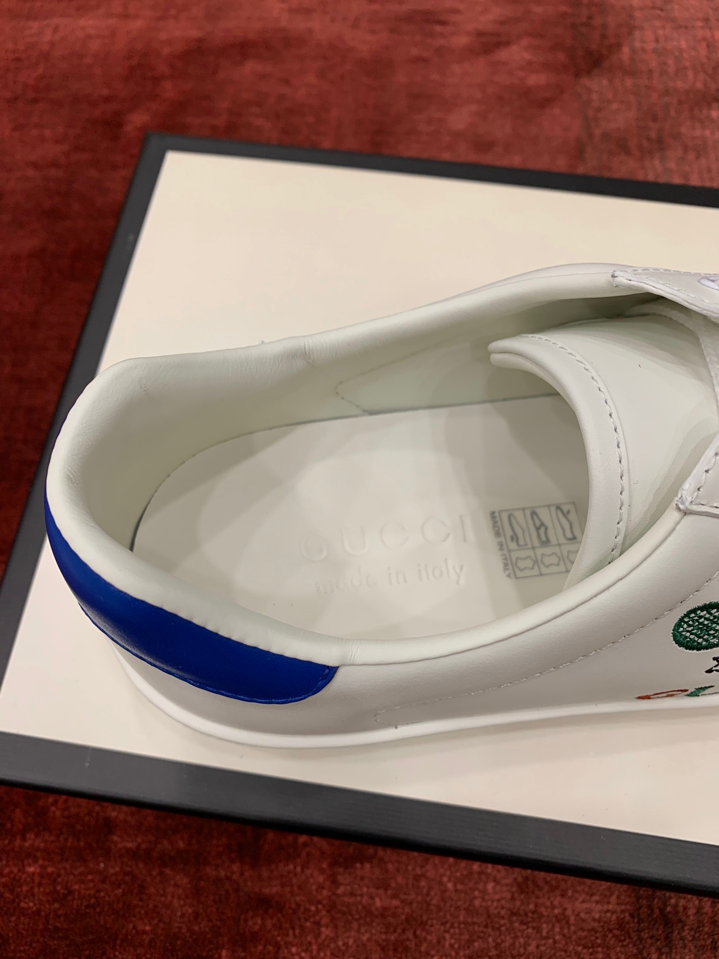 GIÀY GUCCI Leather Ace Sneakers Tennis White