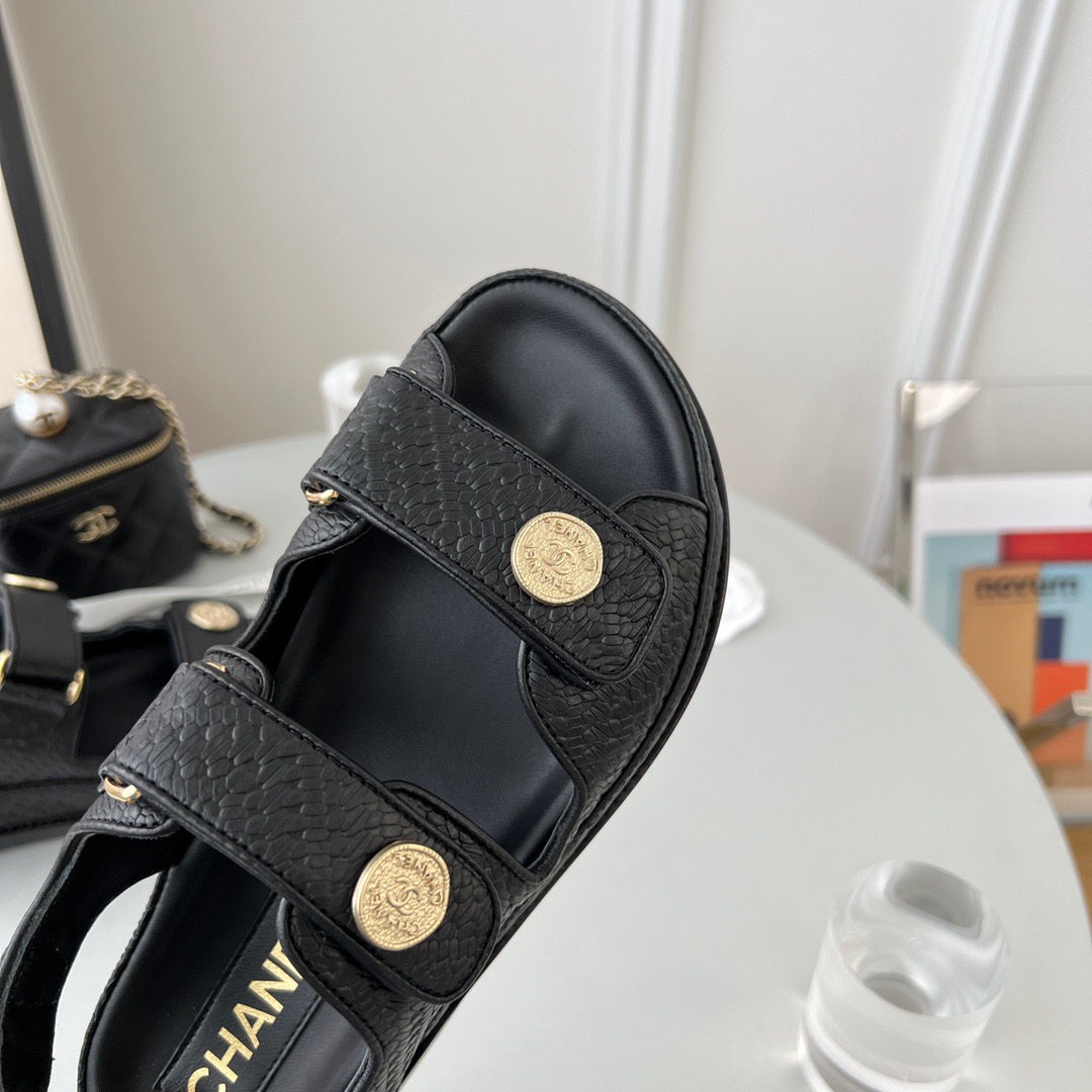 GIÀY CHANEL CC LOGO SANDALS
