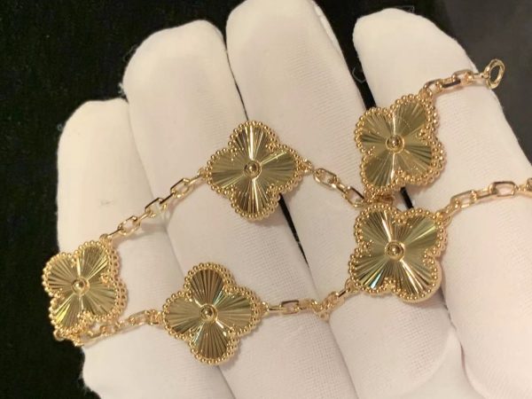 Vòng tay Van Cleef & Arpels Guilloche 5 Họa tiết vàng hồng 18K
