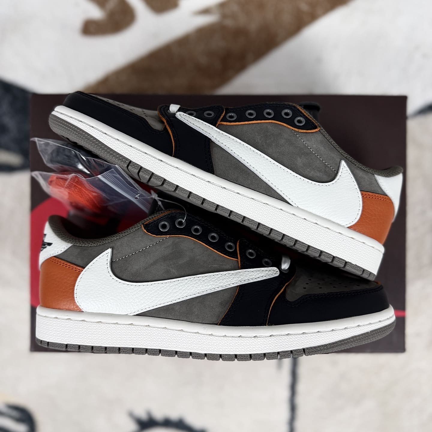 GIÀY TRAVIS SCOTT X AIR JORDAN AJ1 TEXAS LONGHORNS TOP QUALITY SHOES AAA