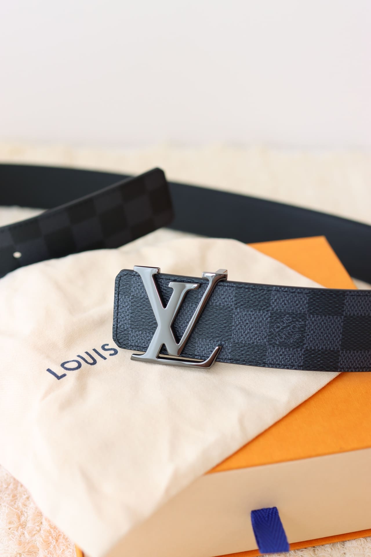 DÂY LƯNG LOUIS VUITTON SQUARE BLACK MONOGRAM Khóa đen bóng