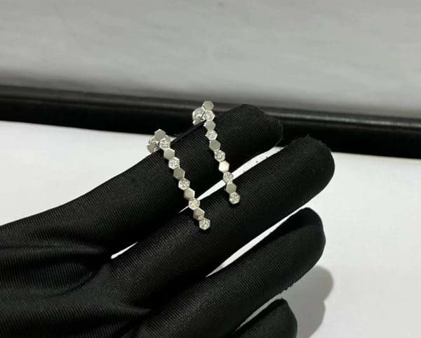 Bông tai Chaumet Bee My Love Giọt Kim Cương vàng trắng 18K
