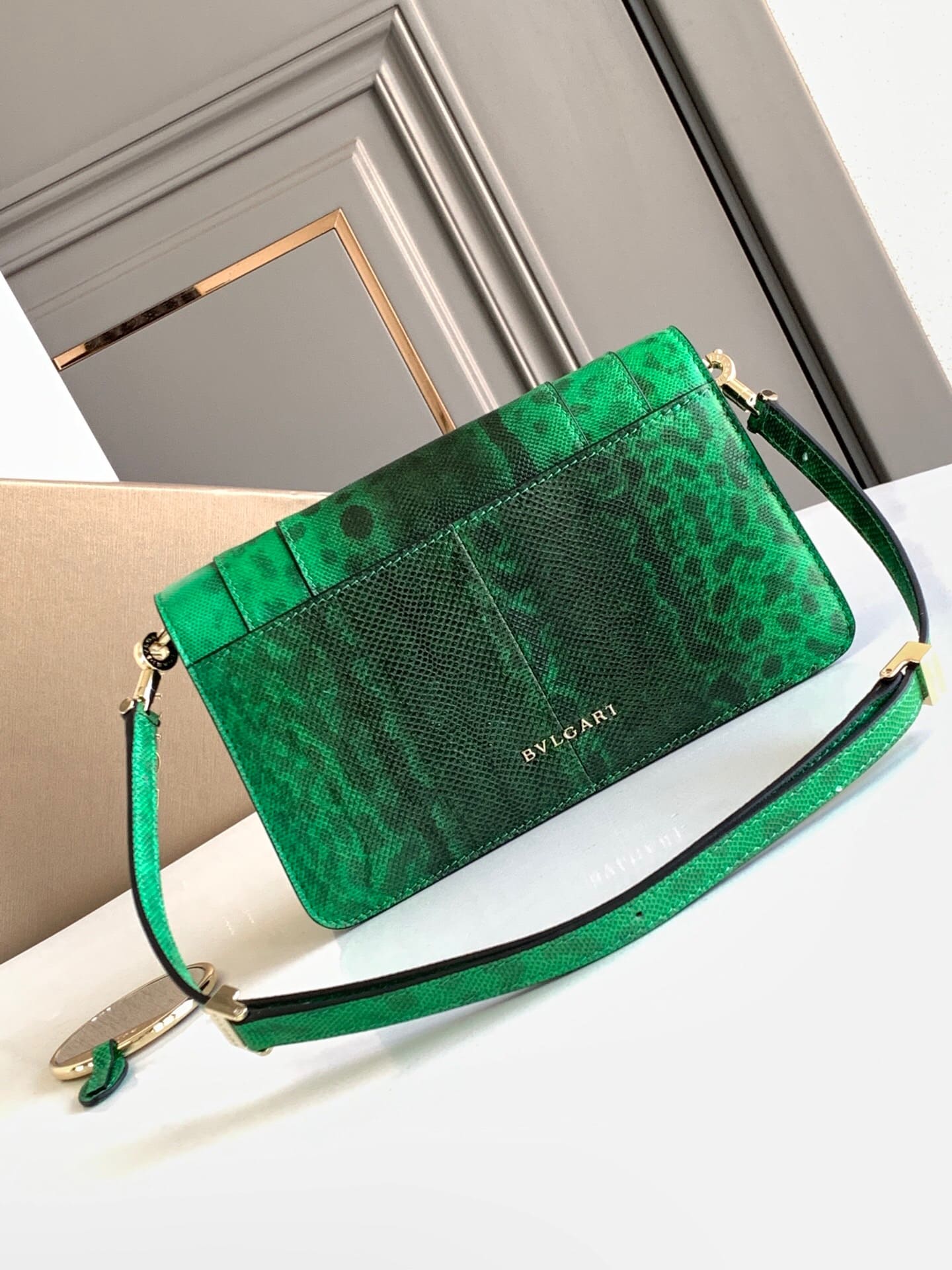 TÚI BVLGARI SERPENTI PYTHON SKIN DA TRĂN