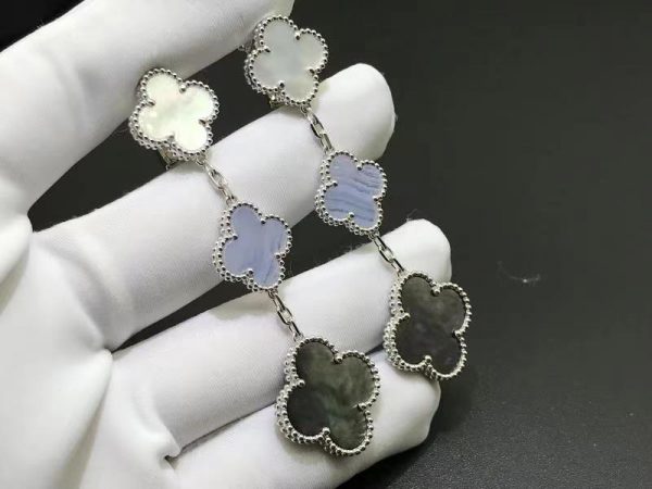 Bông tai Van Cleef & Arpels Magic Alhambra Chalcedony Xà cừ 3 hoa tai vàng trắng 18K