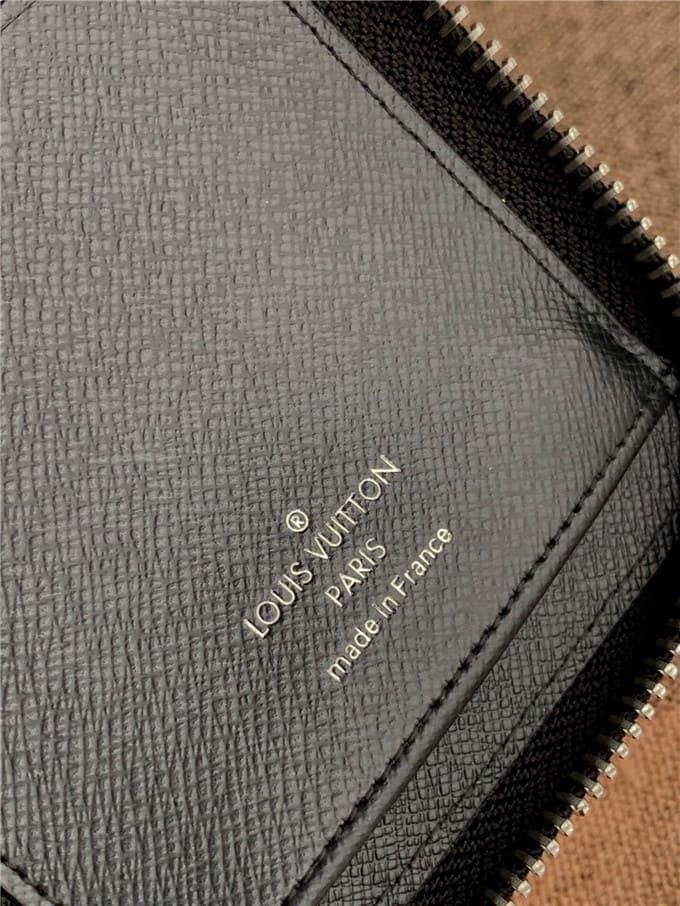 VÍ LOUIS VUITTON zippy wallet vertical