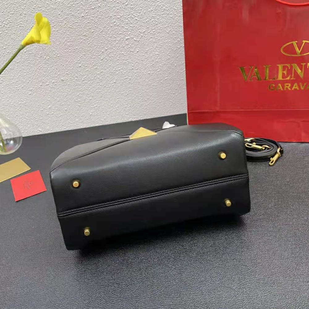 TÚI Valentino Women Large One Stud Nappa Handbag-Black