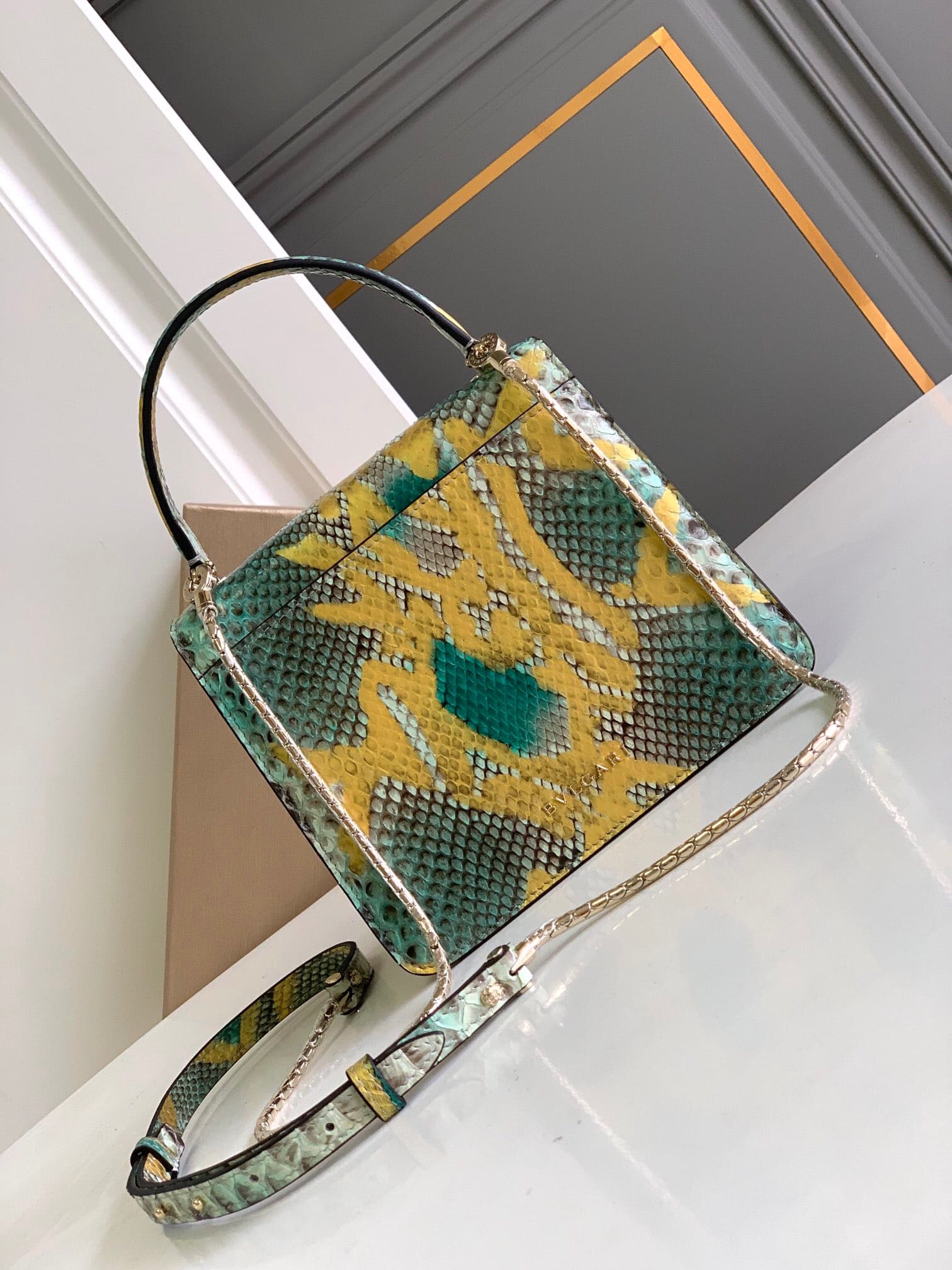 TÚI BVLGARI SERPENTI PYTHON SKIN DA TRĂN
