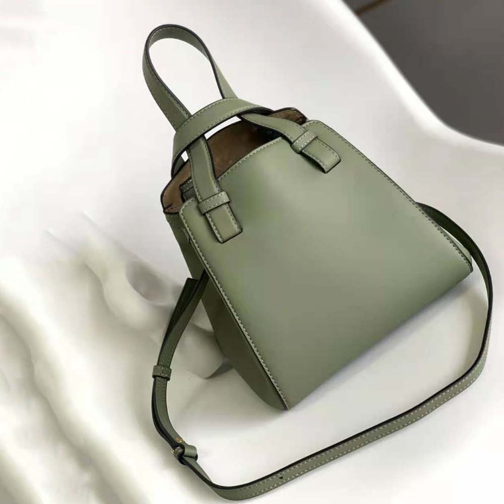 TÚI Loewe Women Hammock Nugget Bag in Nappa Calfskin-Green