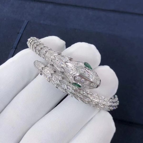 Vòng tay BVLGARI Serpenti mắt ngọc lục bảo kim cương vàng trắng 18K