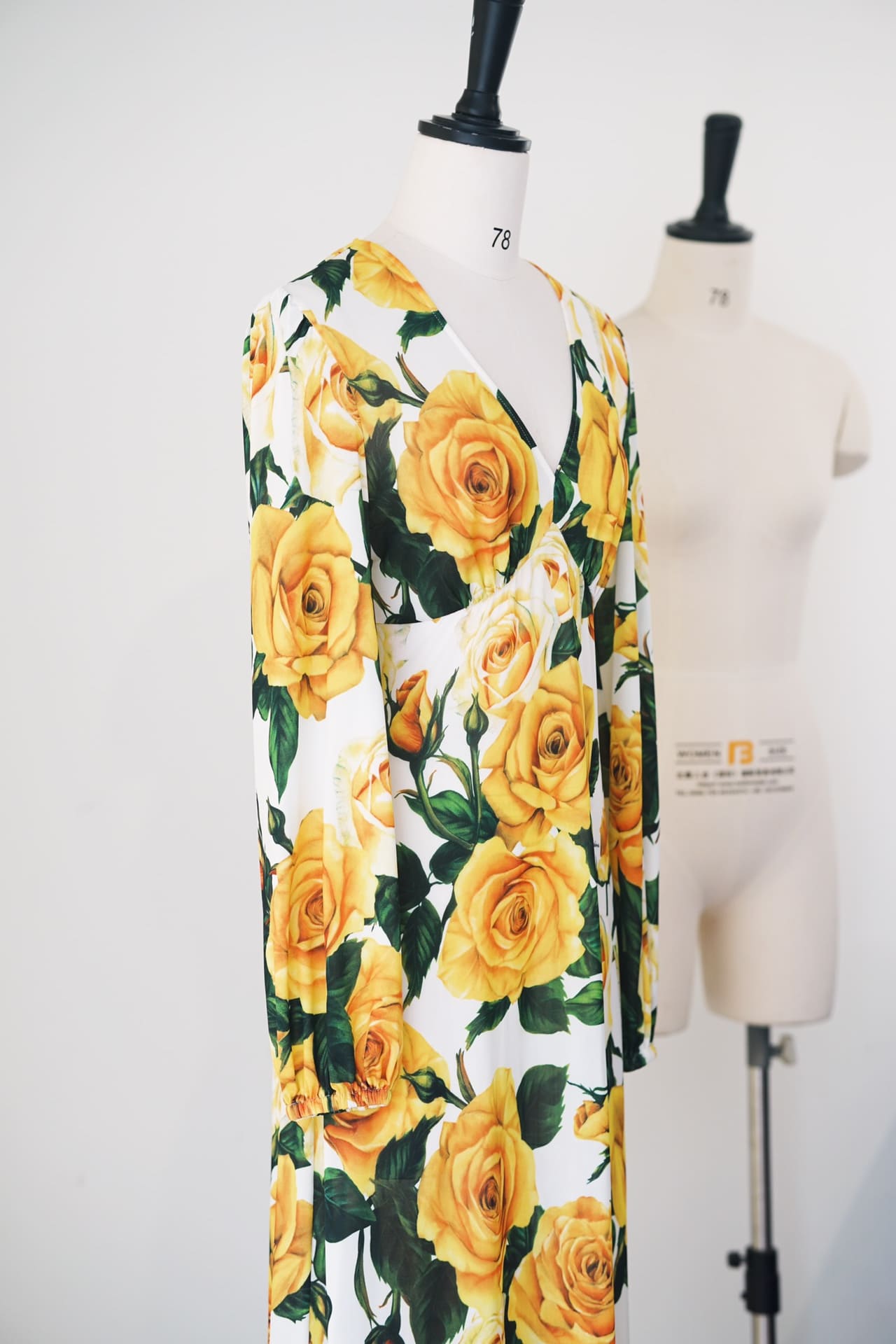 VÁY DOLCE & GABBANA V NECK GREEN YELLOW FLORAL PRINT DRESS High Classy