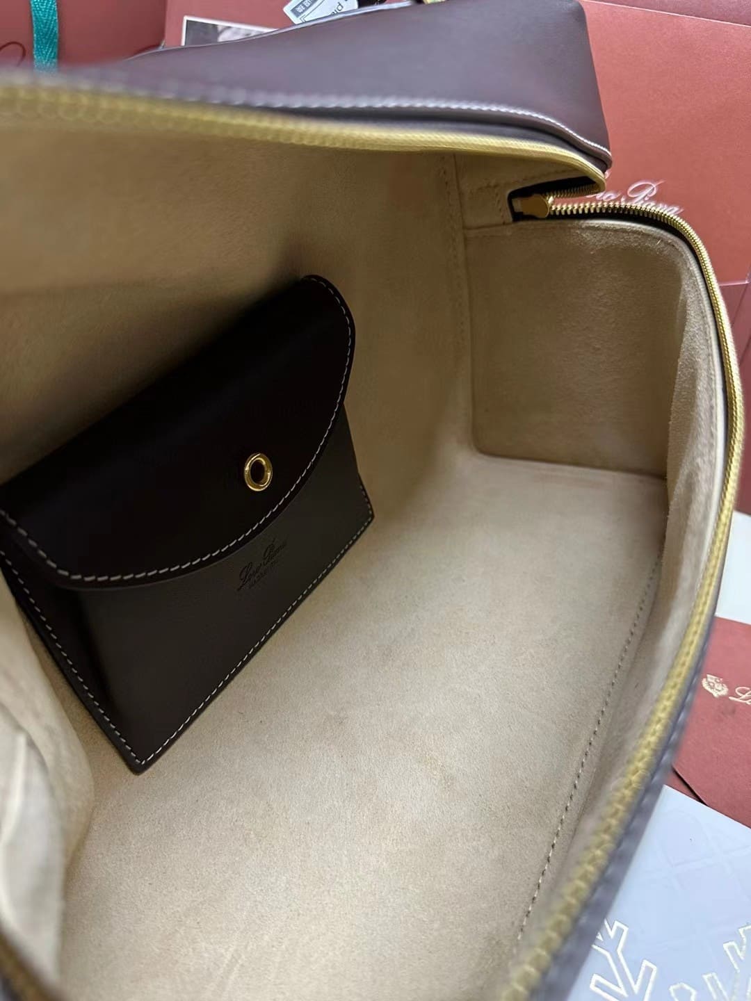 TÚI Loro Piana Women Extra Pocket L27 in Sheepskin Leather Cognac