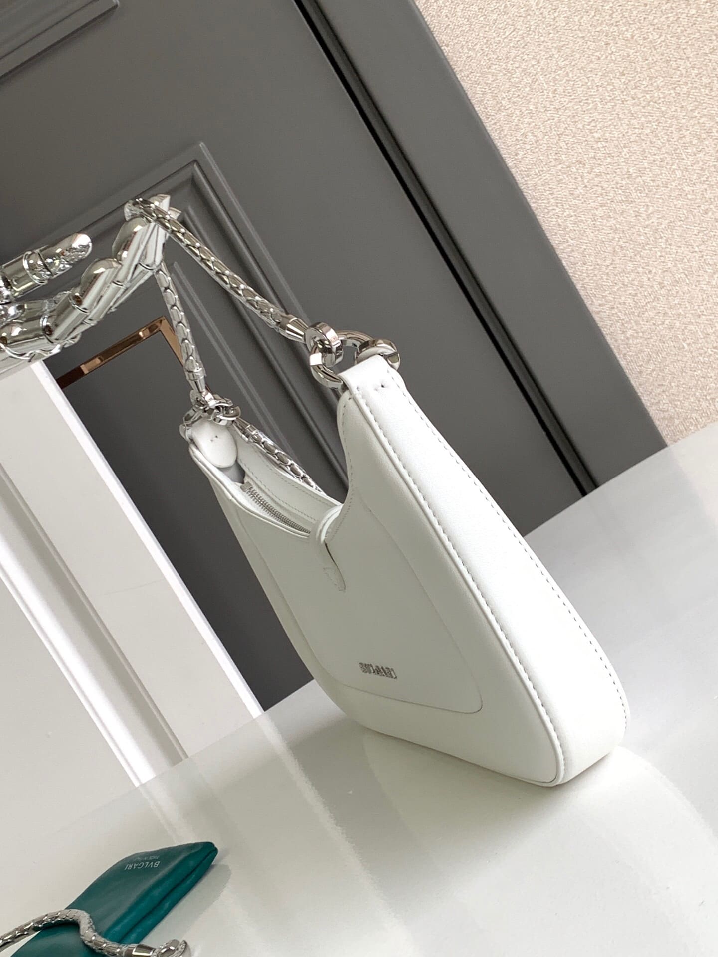 TÚI BVLGARI SERPENTI CALFSKIN WHITE