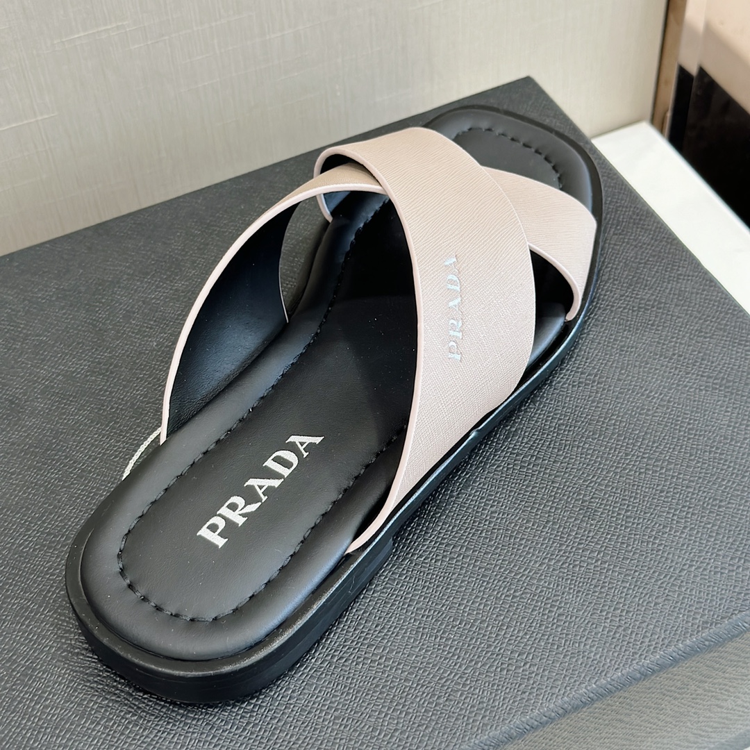 DÉP PRADA TRIANGLE SLIPPER