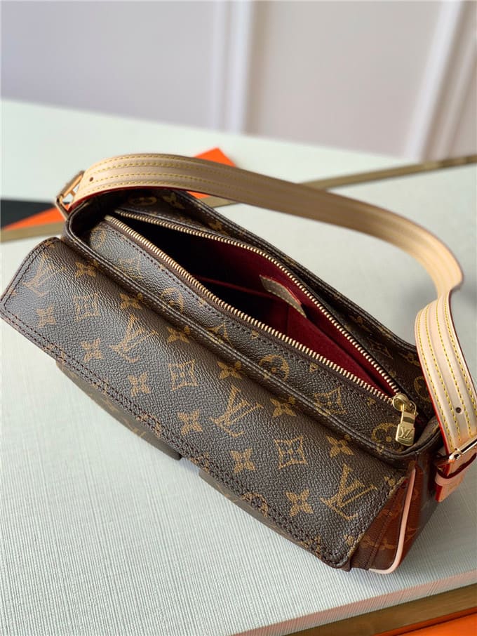 Túi LOUIS VUITTON Sling handbag
