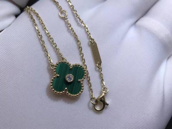 Vòng cổ Van Cleef & Arpels Vintage Alhambra Malachite diamond vàng hồng 18K