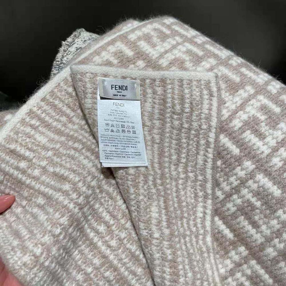 KHĂN Fendi Women FF Scarf Dove Gray Cashmere Scarf