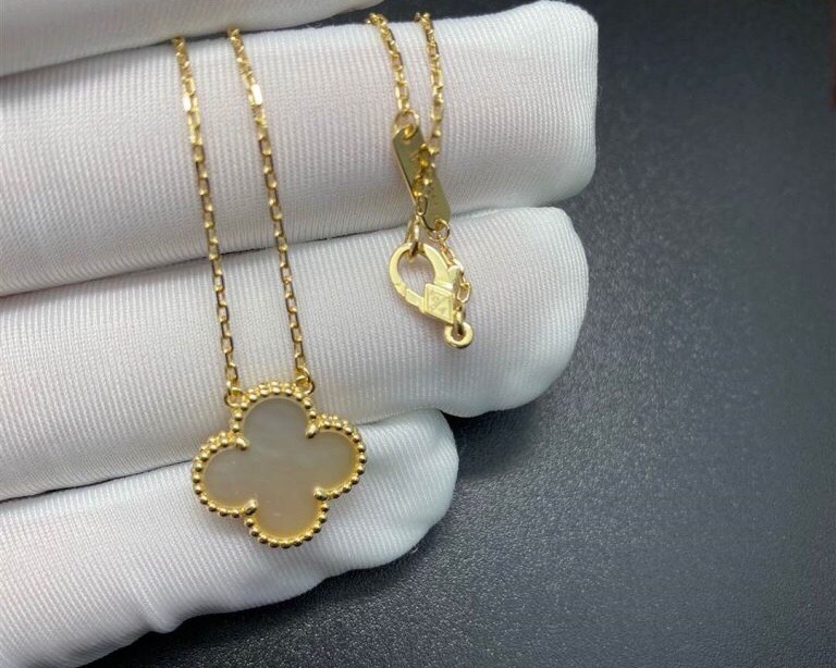 DÂY CHUYỀN VAN CLEEF & ARPELS ALHAMBRA M.O.P 15MM GOLD 18K YELLOW GOLD