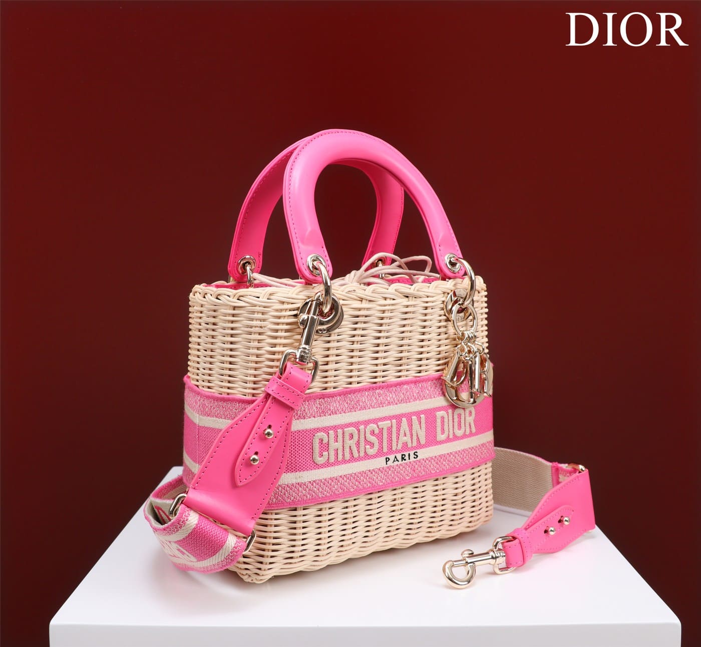 TÚI Dior Women Medium Lady Dior Bag Natural Wicker and Pink Dior Oblique Jacquard dệt tay bằng liễu gai