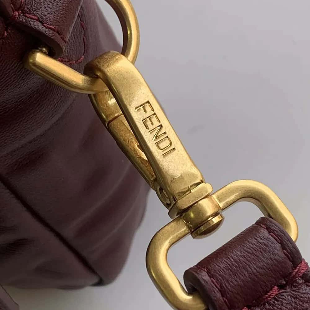 TÚI Fendi Women Medium Baguette da màu nâu đỏ