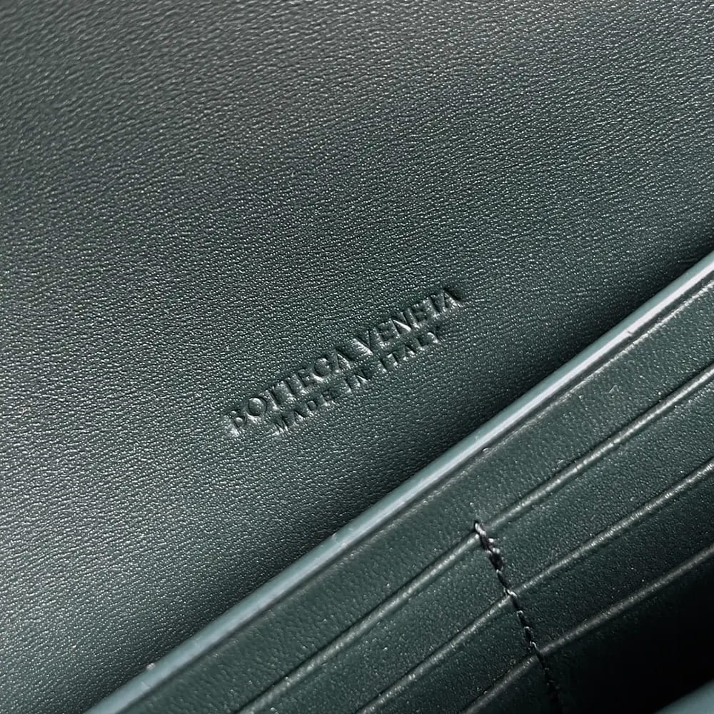 VÍ CẦM TAY BOTTEGA VENETA Women Long Clutch Andiamo With Handle-Black