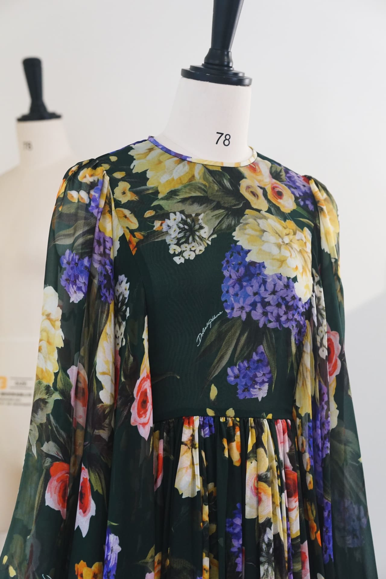 VÁY DOLCE & GABBANA BLACK BLUE FLORAL PRINT LONG DRESS High Classy