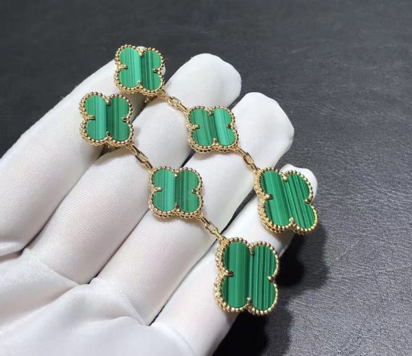 Bông tai Van Cleef & Arpels Magic Alhambra 3 motif Malachite vàng hồng 18K