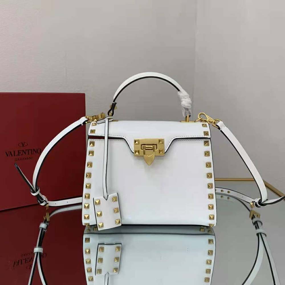 TÚI Valentino Rockstud Alcove Grainy Calfskin Handbag-White