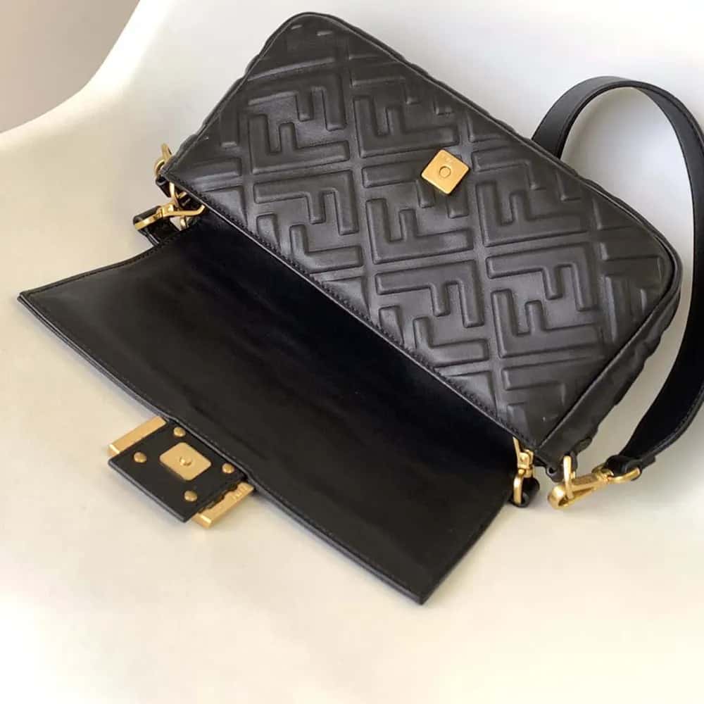 TÚI Fendi Women Medium Baguette da màu đen