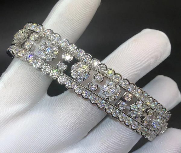 Vòng tay Van Cleef & Arpels Snowflake diamond vàng trắng 18K