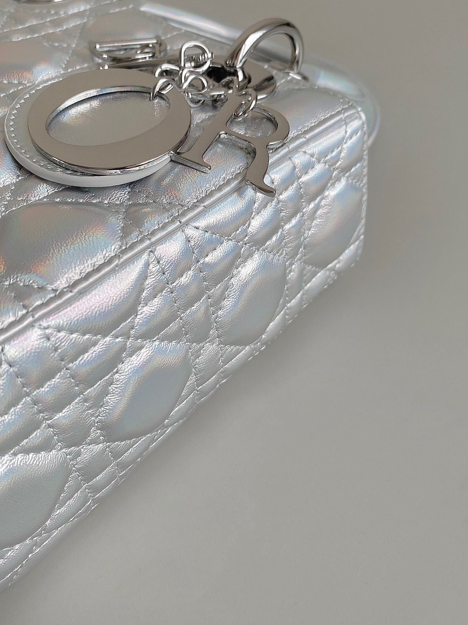 TÚI CHRISTIAN DIOR LADY DIOR Cannage Calfskin Pearl ánh trai