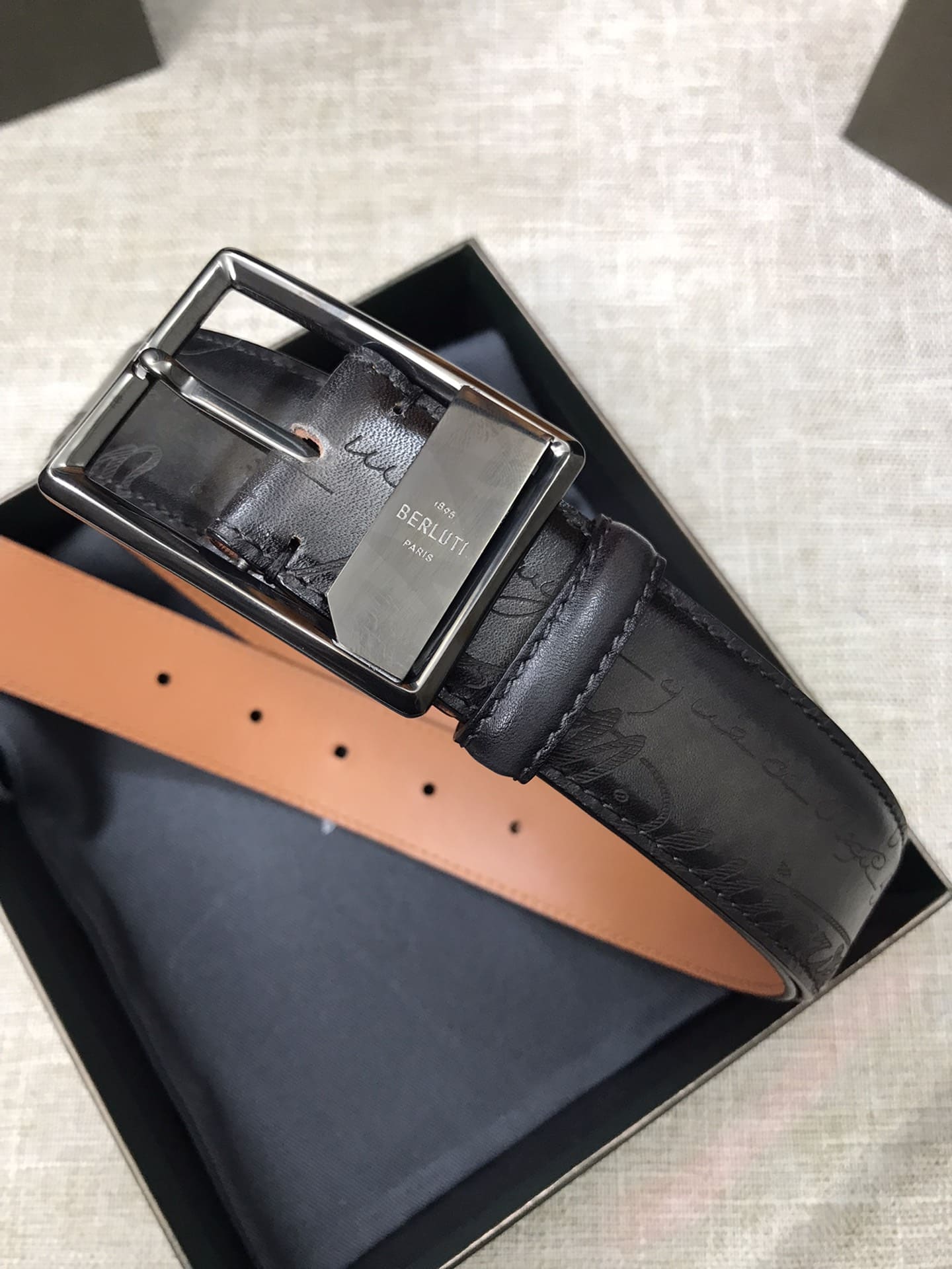 DÂY LƯNG BERLUTI PATINA Leather khóa trắng