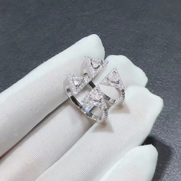 Nhẫn Messika Thea Toi tam giác đính kim cương vàng trắng 18K