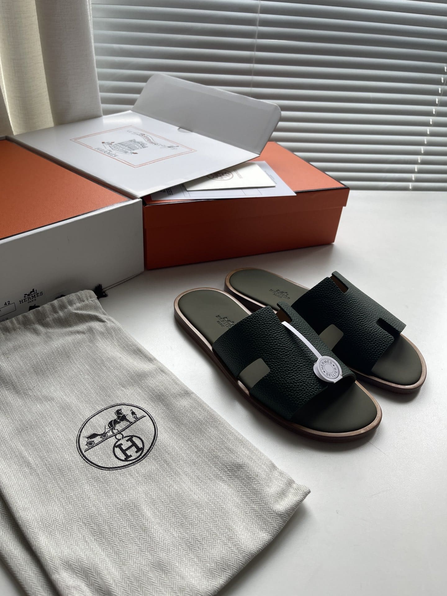 DÉP HERMES IZMIR OLIVE H SANDAL AAA