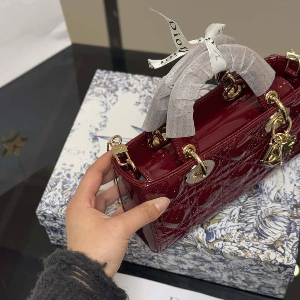 TÚI Dior Women Small Lady D-Joy màu đỏ anh đào da bê Cannage