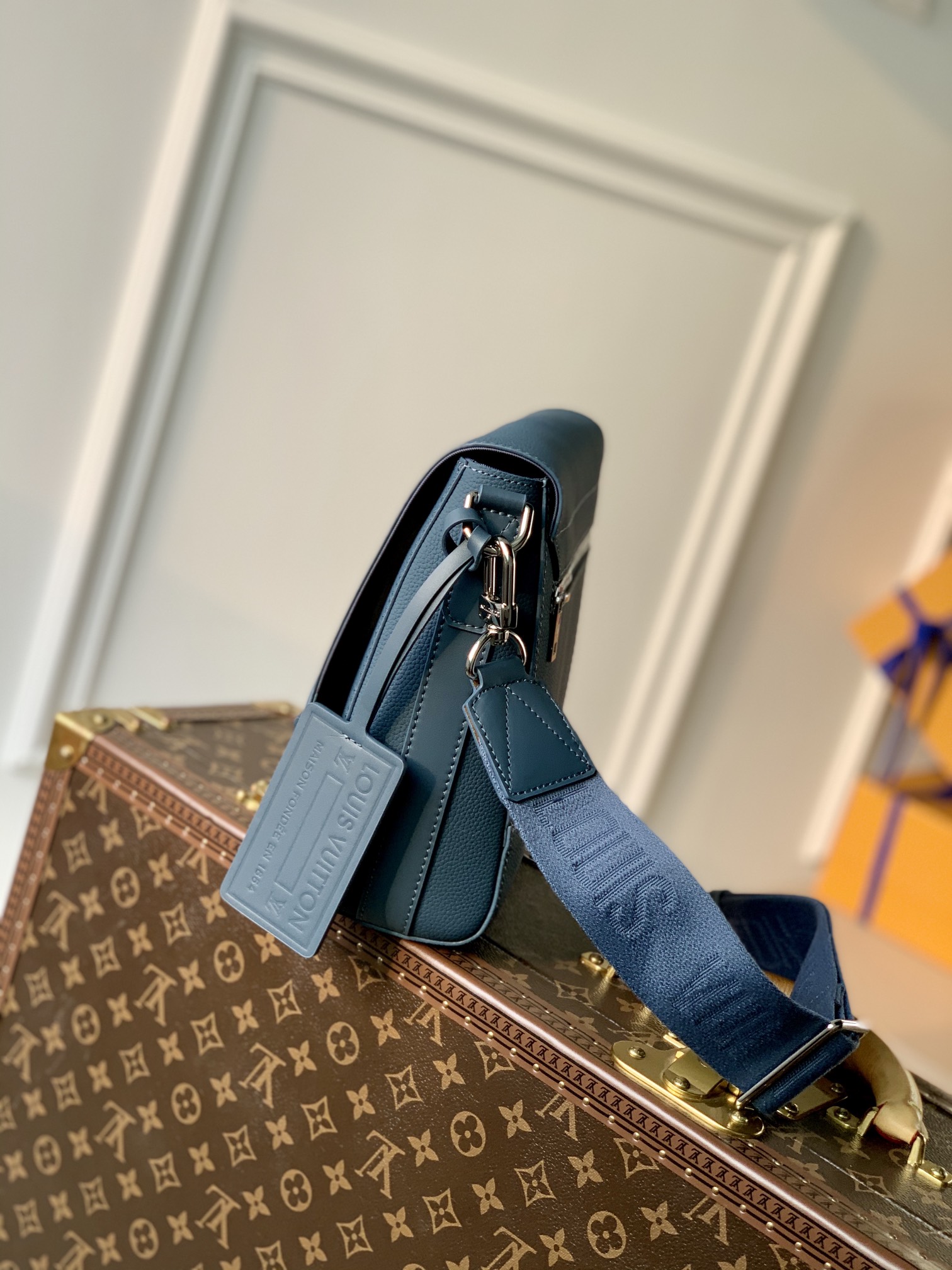 TÚI LOUIS VUITTON Aerogram Messenger Bag