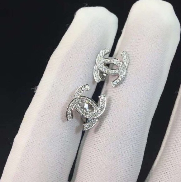 BÔNG TAI CHANEL STRASS CC STUD EARRINGGS DIAMOND WHITE GOLD 18K
