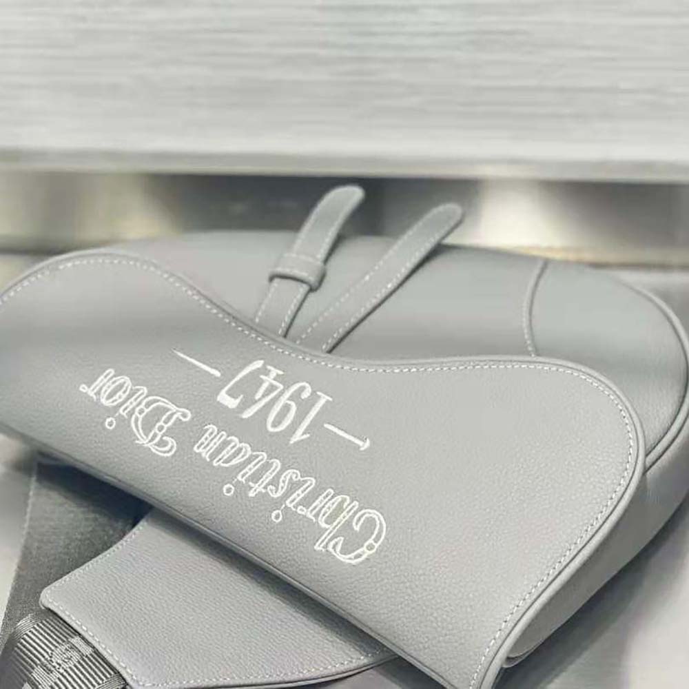TÚI Dior Saddle Bag Dior Gray Grained Calfskin with Christian Dior 1947 Signature
