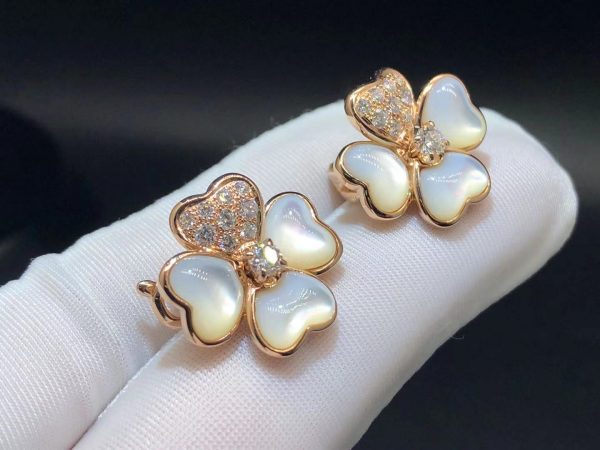 Bông tai Van Cleef & Arpels Cosmos xà cừ kim cương vàng hồng 18K