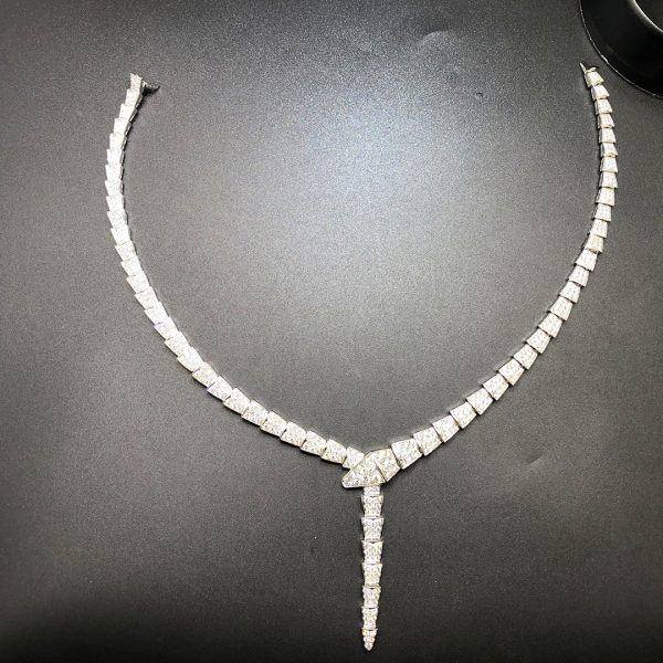 Vòng cổ BVLGARI Serpenti Viper Pavé Diamonds kim cương vàng trắng 18K