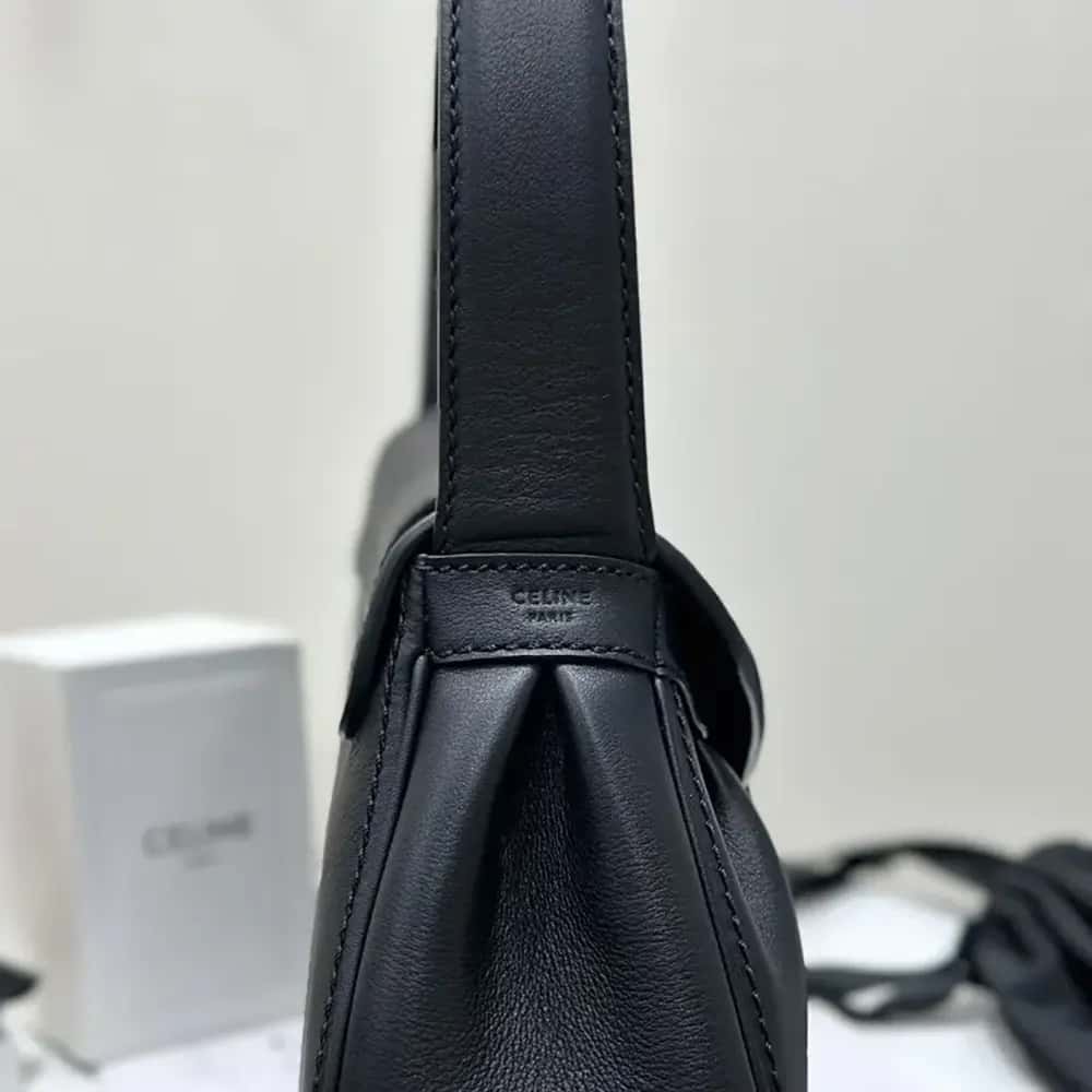 TÚI CELINE Medium Polly Bag in Supple Calfskin-Black