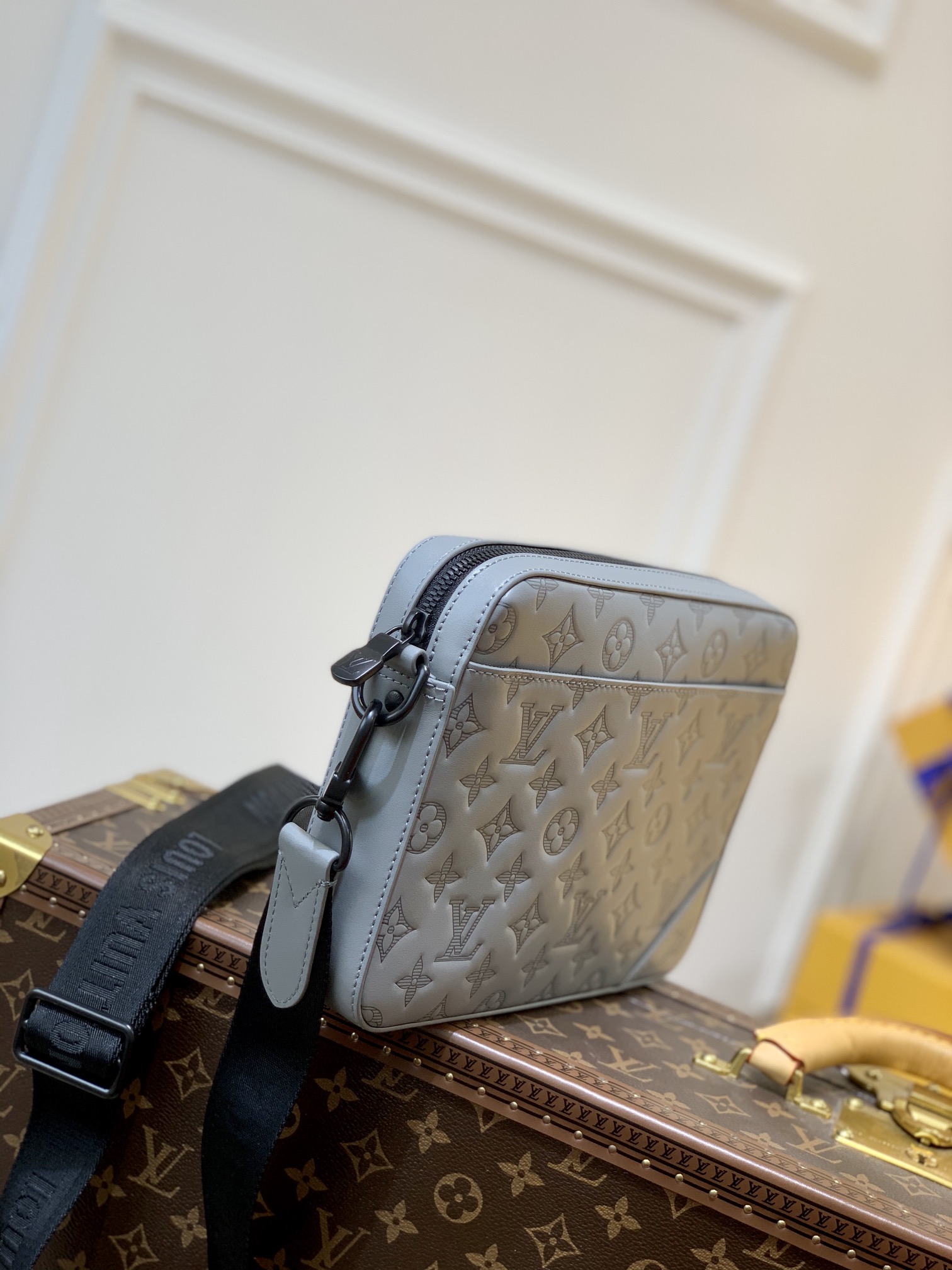 TÚI LOUIS VUITTON Duo Monogram Shadow Messenger Bag