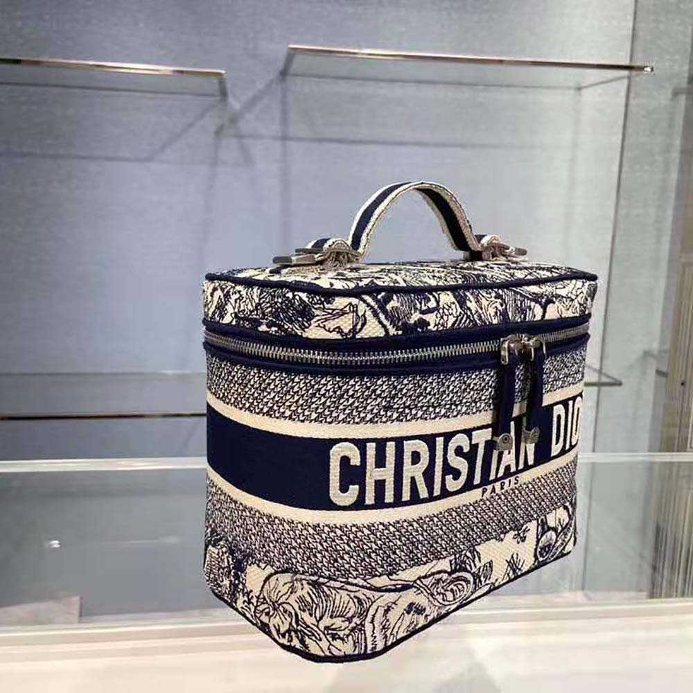 TÚI Dior Women Diortravel Vanity Case Blue Toile de Jouy Embroidery