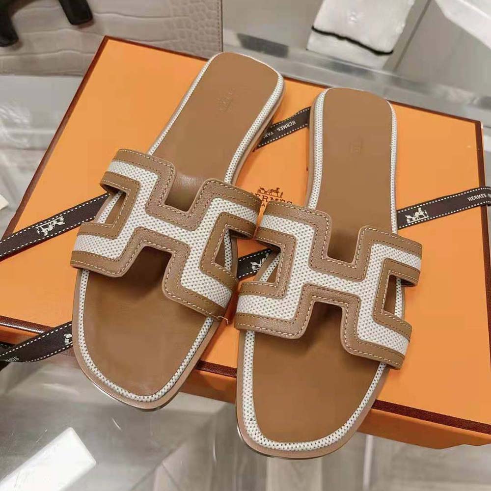 GIÀY Hermes Women Oran Sandal in Calfskin and H Canvas with Iconic H Cut-Out SS2022