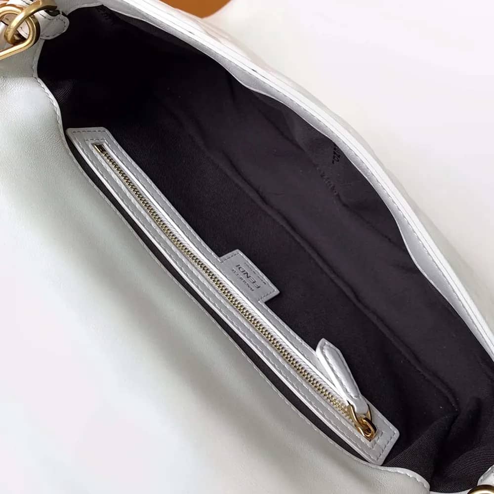 TÚI Fendi Women Medium Baguette da màu trắng