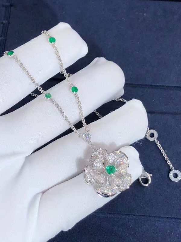 Vòng cổ BVLGARI Divas' Dream kim cương & ngọc lục bảo vàng trắng 18K