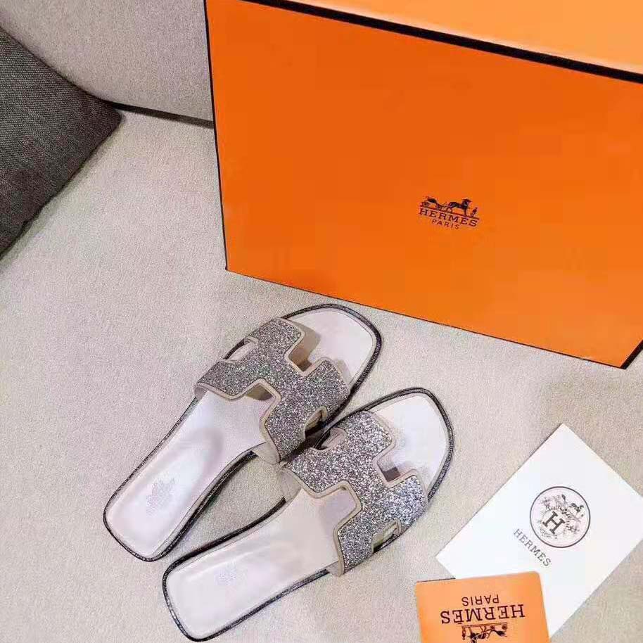 GIÀY Hermes Sandal in Metallic Nappa Leather and Cristal Powder-Sandy SS2022