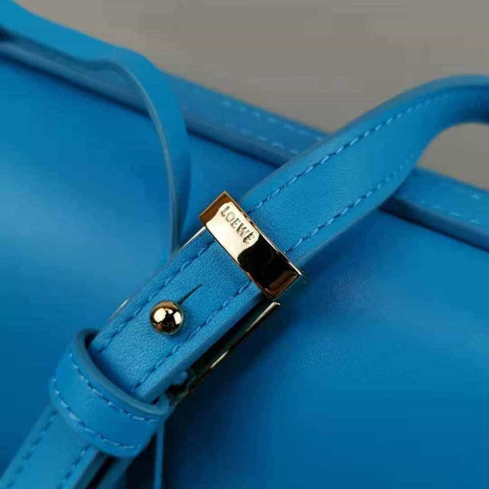 TÚI LOEWE Barcelona bằng da bê lụa màu xanh blue