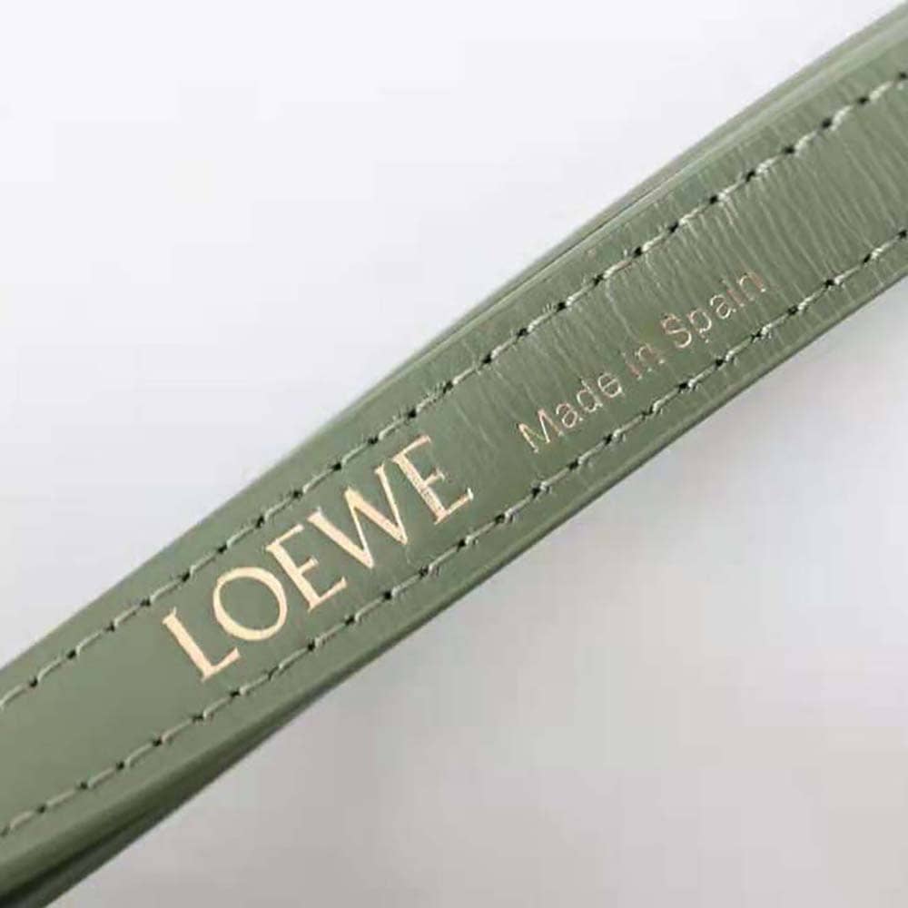 TÚI LOEWE Goya bằng da bê lụa màu xanh lá cây