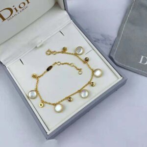 Dây chuyền Dior Women Rose Des Vents bracelet Yellow Gold Diamonds and Mother-of-pearl